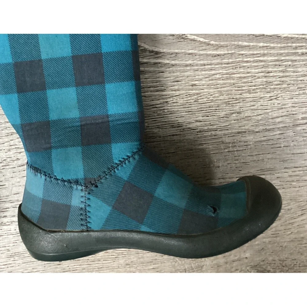 Bogs Summit Buff Blue Black Plaid Boots Youth Size 10 Winter Boots 71678